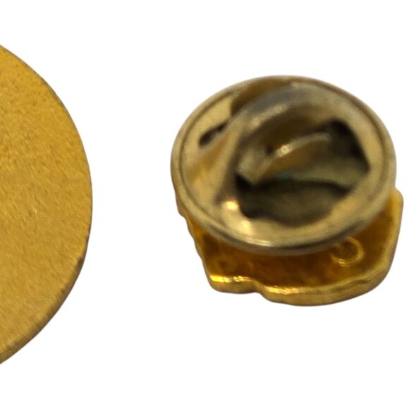 Lions Club International Lapel Pin Gold Tone Blue Enamel “L” Emblem - Picture 2 of 2